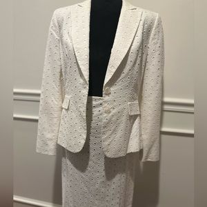 Tahari skirt suit. Size 6 Jacket and size 10 skirt.